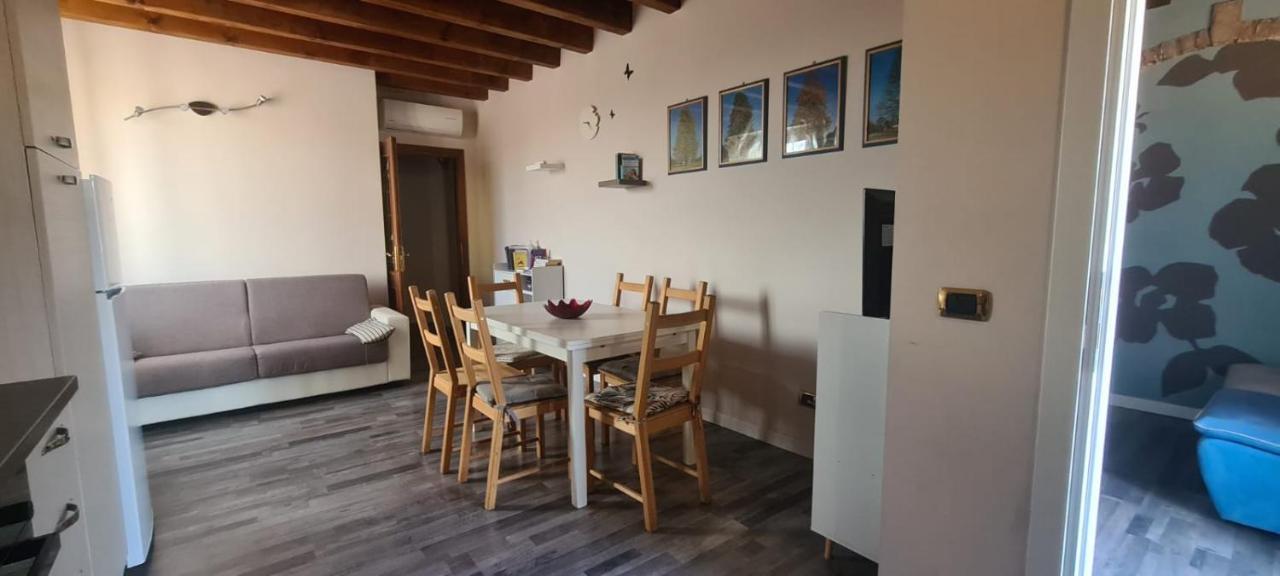 Hotel Garda Family House Desenzano del Garda Esterno foto
